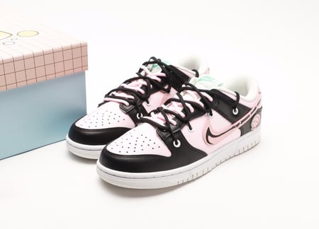 Nike SB Dunk Low