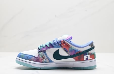 Nike x Futura Laboratories SB Dunk Low "Bleached Aqua