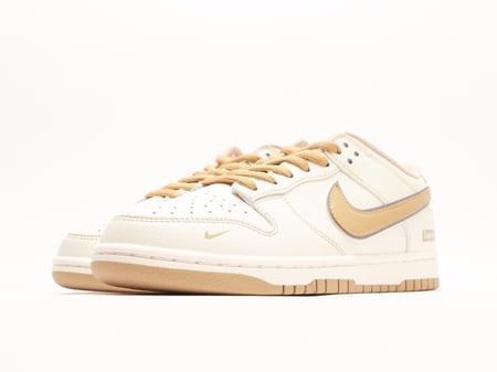 Nike x Supreme SB Dunk Low