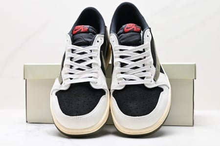 Travis Scott x Air Jordan 1 Low Oliv