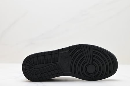 Air Jordan 1 Retro Low Travis Scott