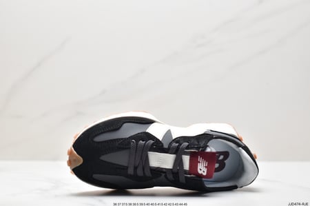 New Balance 327 Black white 1