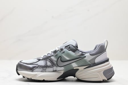 Nike V2K Run "Pure Platinum/Wolf Grey