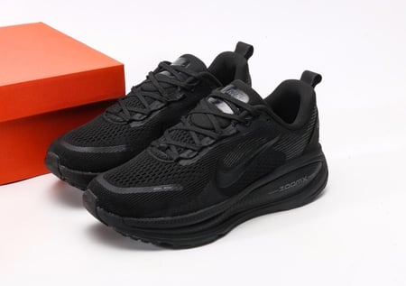 Nike Vomero 18
