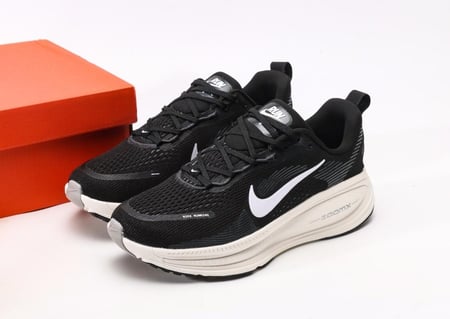 Nike Vomero 18