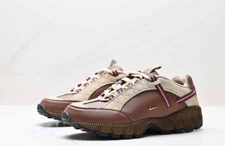 Jacquemus x Nike  Air Humara Lx Brown