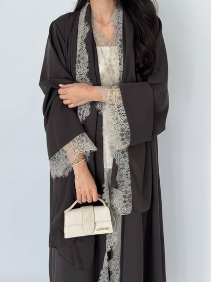 عباية كريب سراميك مع دانتيل فرنسي