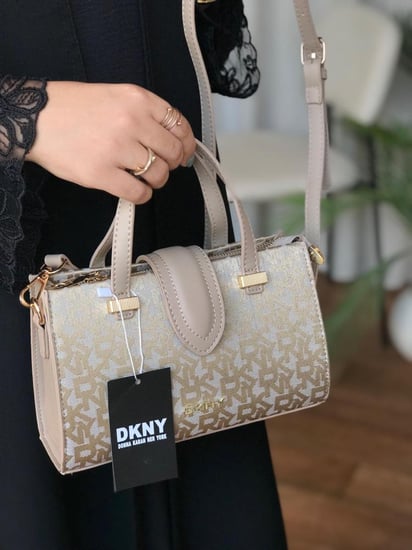 شنط دكني DKNY كوالتي يتوفر عدة اللوان الحجم موضح بالصور