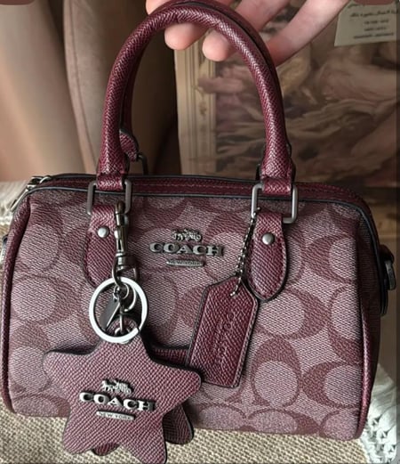حقيبة نسائية من COACH