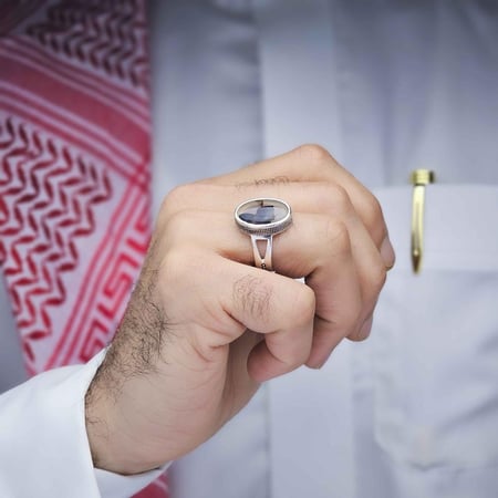 خاتم ملكي عقيق يماني مزهر مصور
