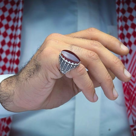 خاتم كلاسيكي عقيق يماني كبدي