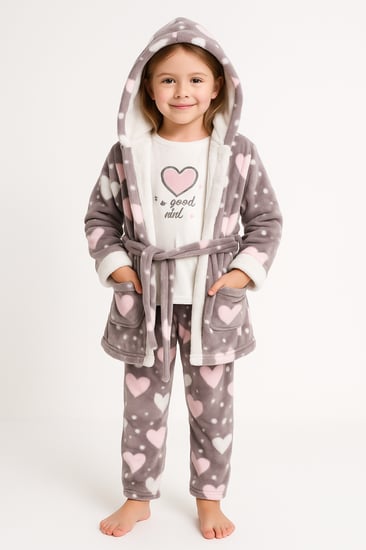 طقم شتوي بناتي ناعم ببرنس قلوب — دفء وأناقة في قطعة واحدة