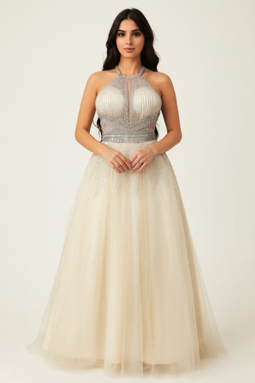 فستان سهرة ملكي بتصميم تول لامع وتطريز فضي فاخر