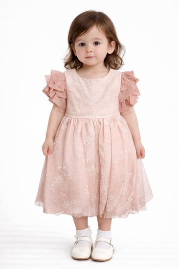 فستان بناتي وردي ناعم بأكمام كشكش وتطريز زهري