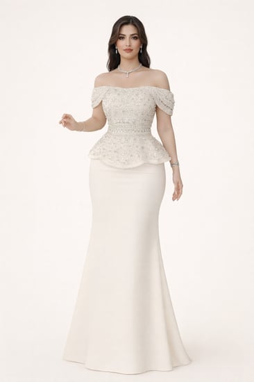 فستان سهرة فاخر بتصميم أوف شولدر وتفاصيل لامعة راقية