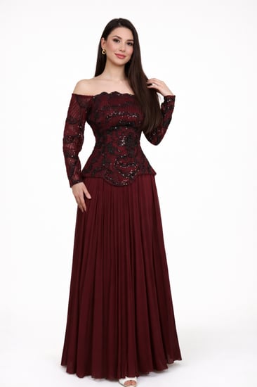 فستان سهرة أنيق بأكتاف مكشوفة وتطريز فاخر