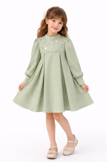 فستان بناتي أنيق بتطريز ورود ناعمة وتصميم واسع مميز