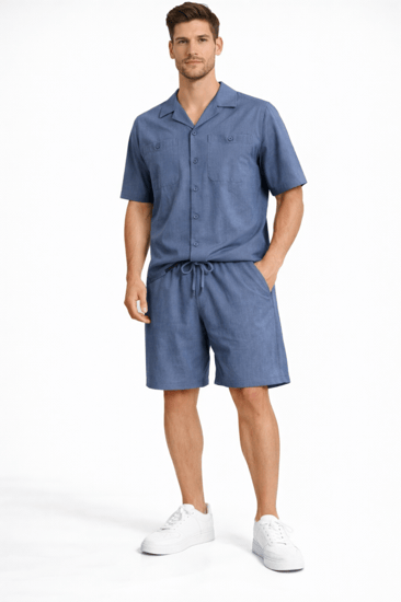 طقم رجالي صيفي أنيق بقميص بأزرار وشورت مريح