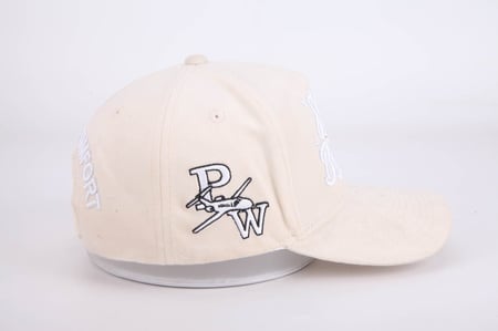 قبعة Shine Bright البيج - مختص بالقبعات والبدلات والكابات