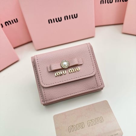 Miumiu lil bow wallet