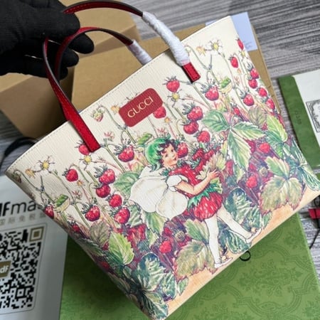 Gucci strawberries bag