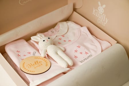 طقم مولود حديث الولاده بناتي 6 قطع