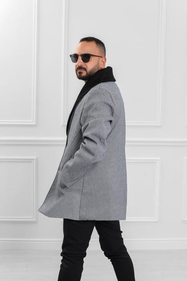 معطف بياقة عالية بمظهر صوف