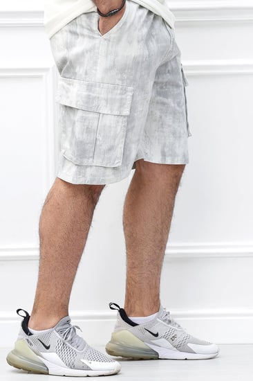 شورت رجالي مزود بجيوب