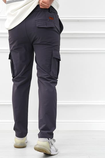 بنطلون رياضي كارجو بجيوب جانبية