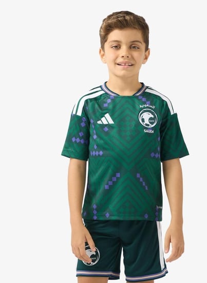 طقم المنتخب الأخضر