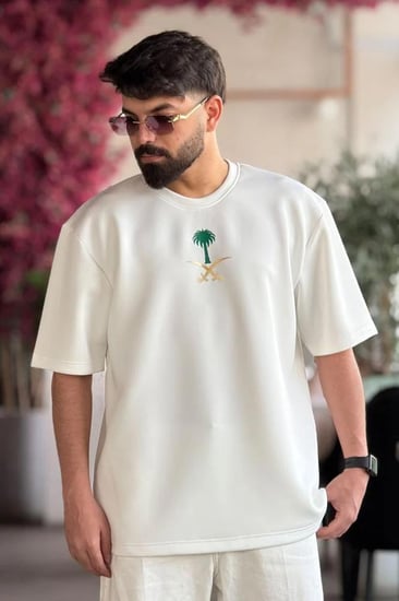تيشيرت - اليوم الوطني السعودي 95 للشباب سيفين ونخلة