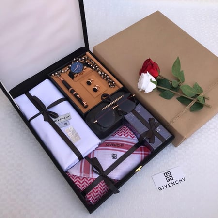 طقم رجالي قماش وشماغ ونظارة وطقم ساعة وعطر - متجر لمسة ذوق