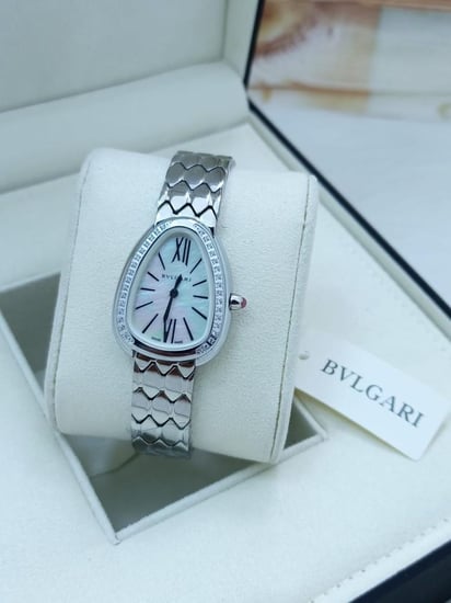 ساعة بلغاري نسائية بإطلالة راقية