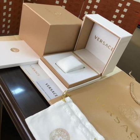 ساعة فرزاتشي نسائية بإطار أنيق