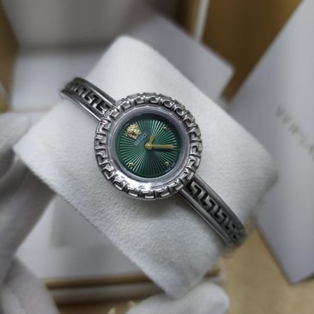 ساعة فرزاتشي نسائية بإطار أنيق