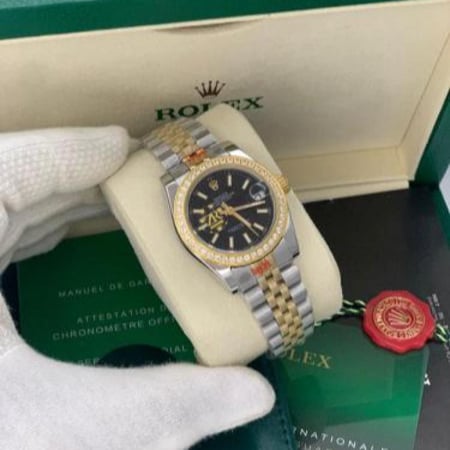 ساعة رولكس نسائية بإطلالة راقية