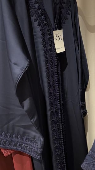 قفطان عزيزة الإصدار الثاني حزام غير مقوى فخم تطريز كامل أنيق