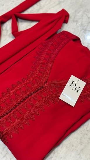 قفطان عزيزة الإصدار الثاني حزام غير مقوى فخم تطريز كامل أنيق