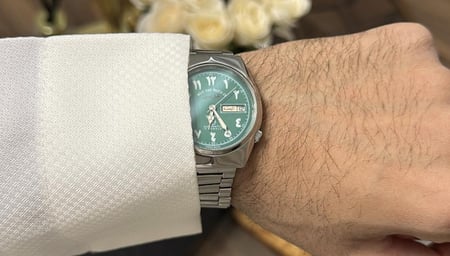ويست اند واتش عربي | West and watch cQ