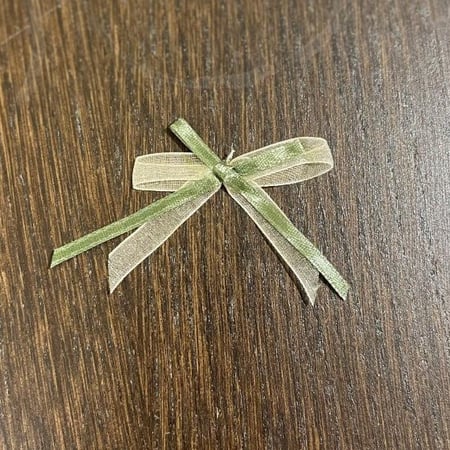 درزن فيونكات صغيرة  12 حبة