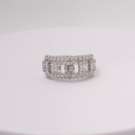 خاتم الماس باقيت وبرلنت على ذهب ابيض w738-162