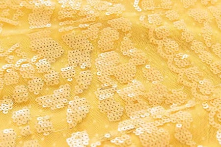 فستان فخم طويل تل اصفر مطرز بالترتر الأصفر