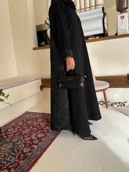 عبايه نص كلوش مشجرة من الخلف #123