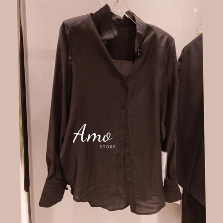 بلوزة انيقة ناعمة بأكمام طويلة الأبه بأزرار لؤلؤ جذابه