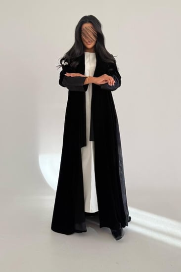 عباية مخمل مع تدخيلات حرير