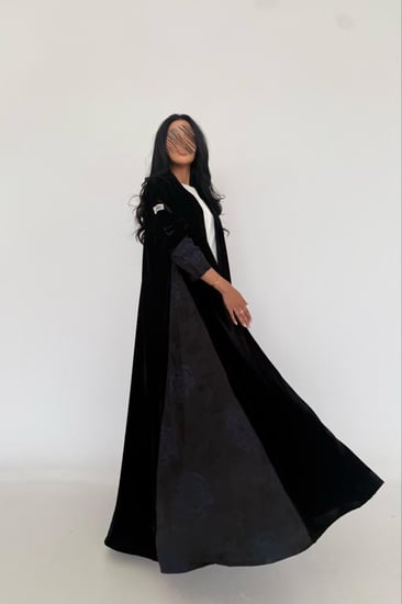 عباية مخمل مع تدخيلات حرير