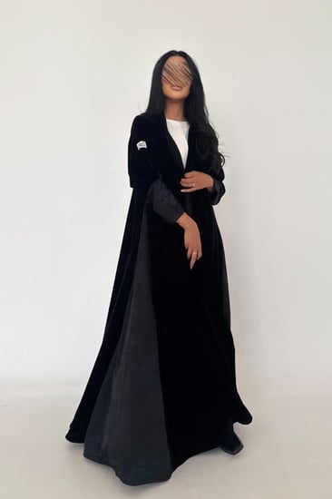 عباية مخمل مع تدخيلات حرير