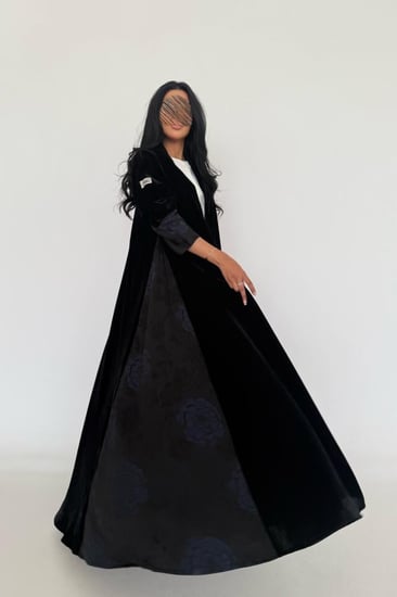 عباية مخمل مع تدخيلات حرير