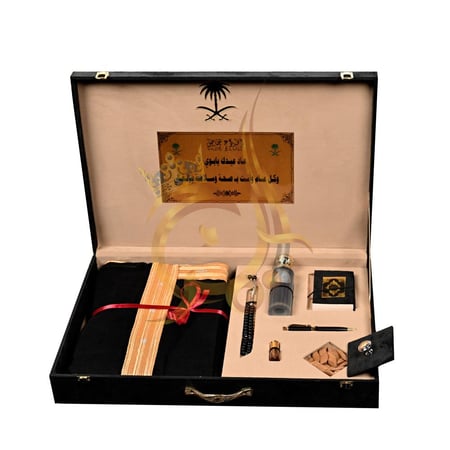 بوكس هدية سعودي فاخر – بشت مع عطر ومسبحة وبخور داخل صندوق ملكي
