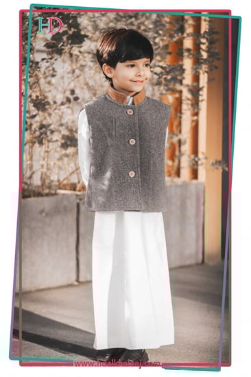 رمادي مع بني